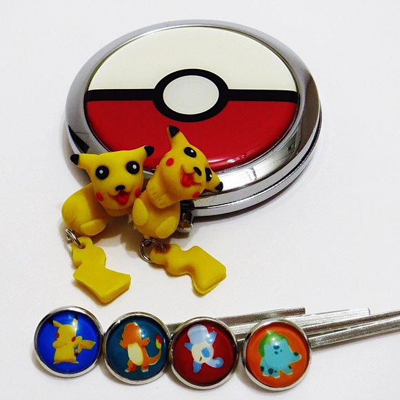 Pokemon Accessory Bundle - Picture 1 of 5